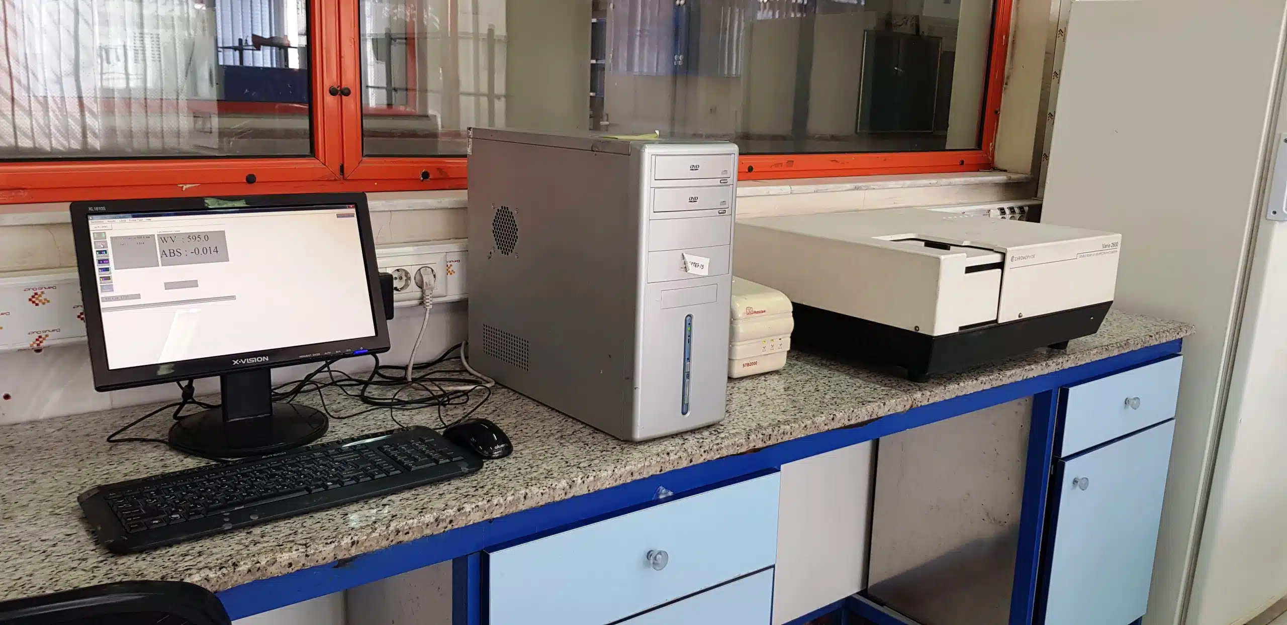 آزمایشگاه علوم گیاهی (1)