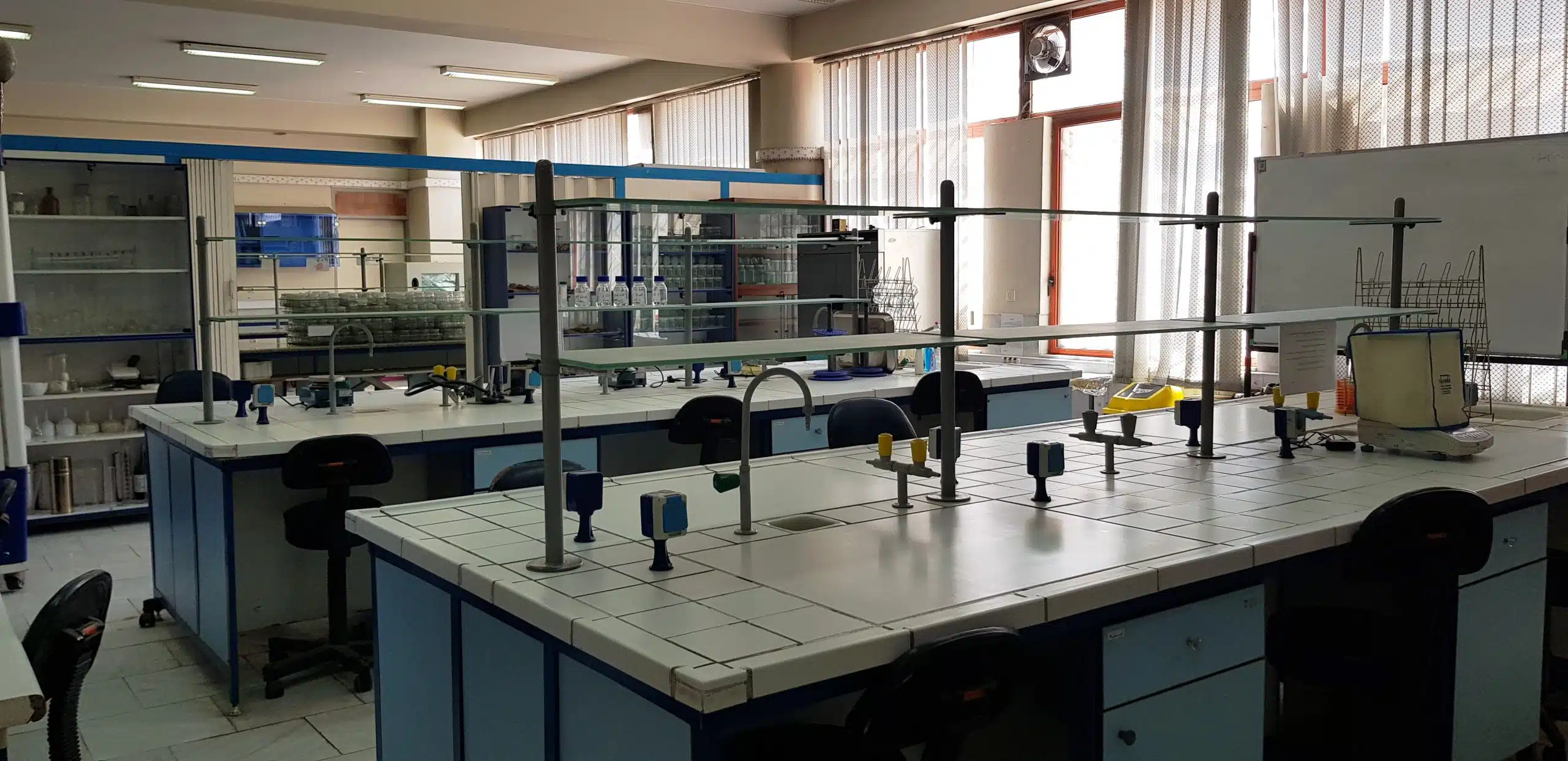 آزمایشگاه علوم گیاهی (2)